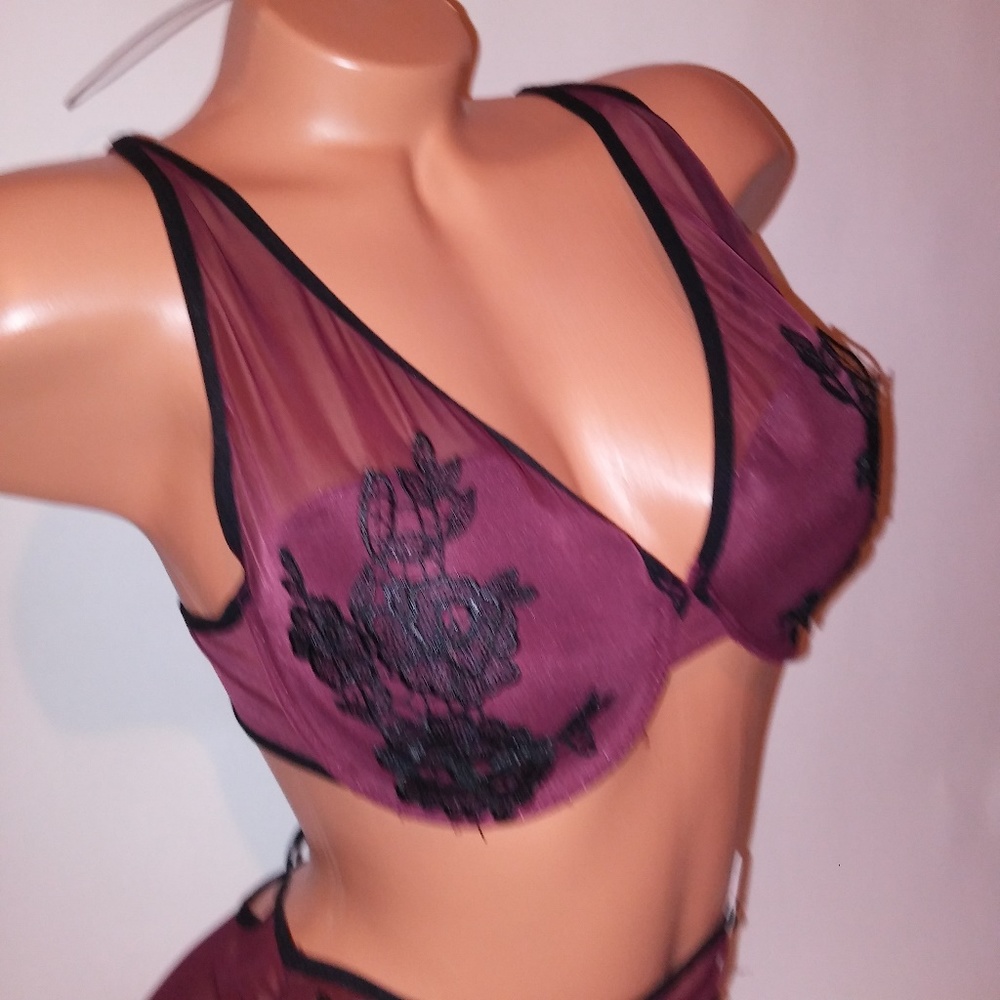 True Bra Set - Picture 4 of 8